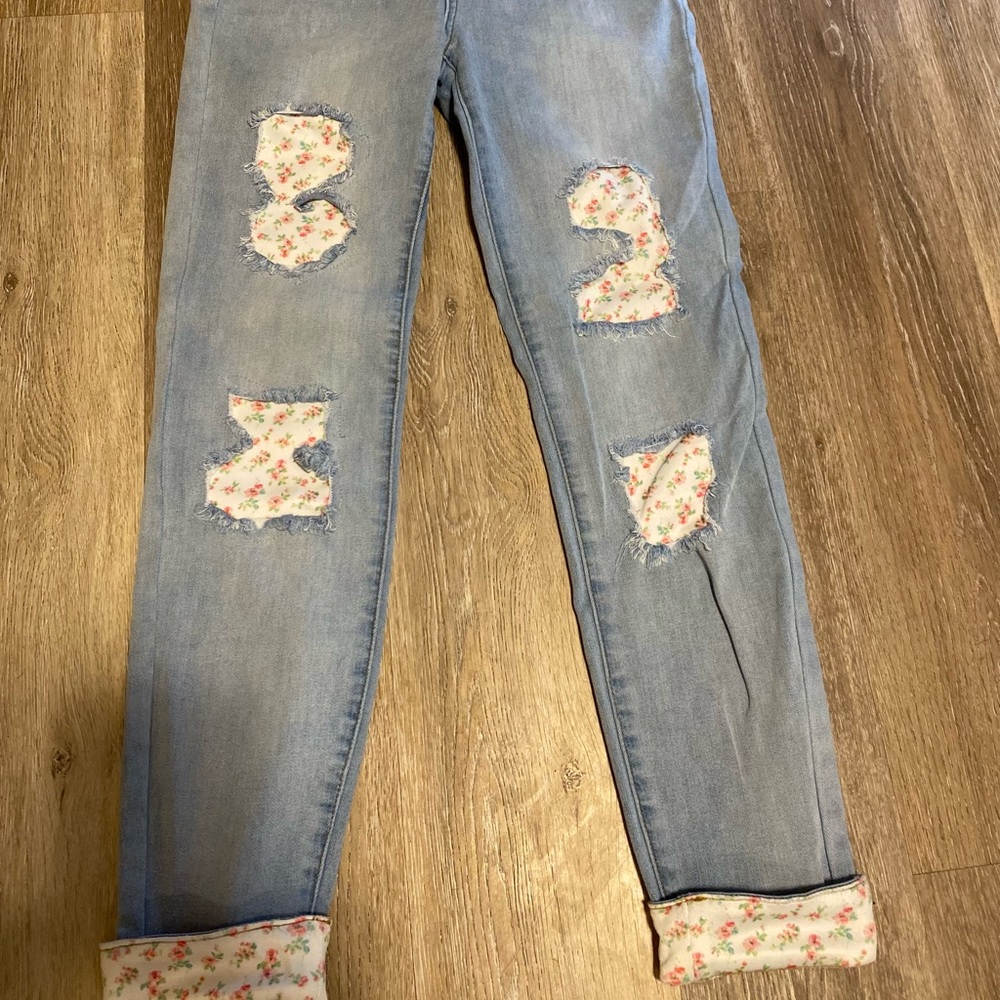 NOWT Judy blue flower patchwork light wash jeans with fold up cuff